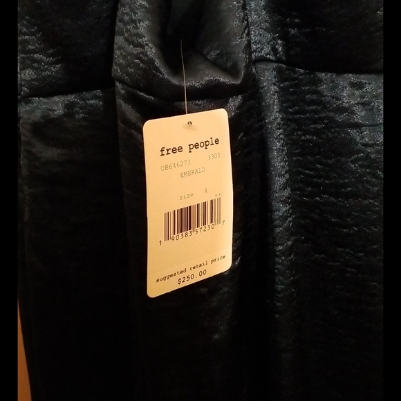 🎉HP 9/27🎊 Free People Emerald Bell Bottom Jumpsuit - 4 - Picture 12 of 16